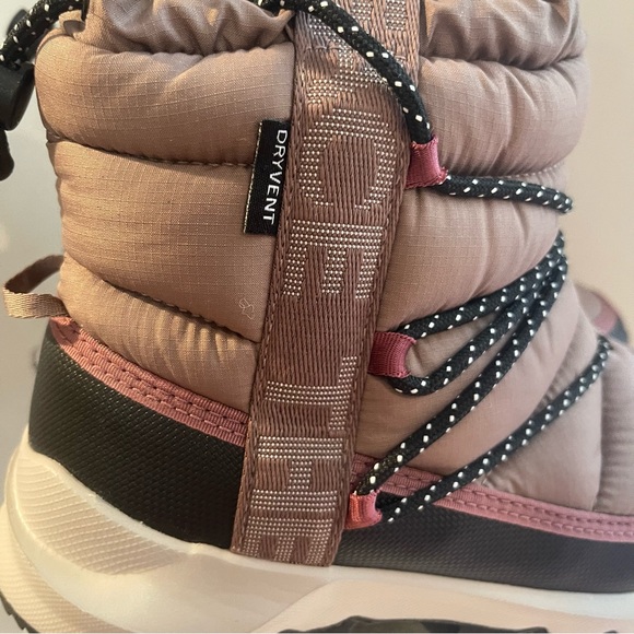 THE NORTH FACE Thermoball Lace Up
Womens Boots size Brand New size 6 - Picture 4 of 9